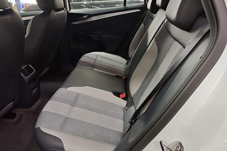 Used Volkswagen ID.4 CROZZ 2025 Pure Edition