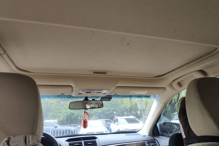 Used Toyota Camry 2016 2.0E 10th Anniversary Elite Edition
