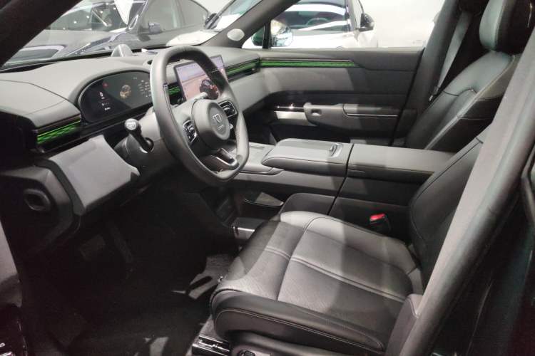 Used Zeekr 7X 2025 100 kWh Long-Range Rear-Wheel Drive with Intelligent Driving Features