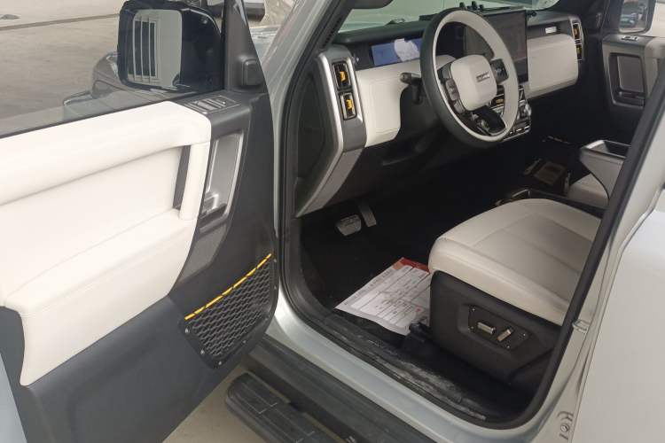 Used iCAR V23 2025 501 Four-Wheel Drive Advanced Version