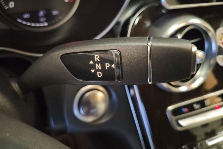 Used Mercedes-Benz GLC 2016 GLC 260 4MATIC Luxury Model Gear Lever