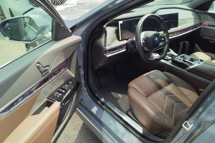 Used BMW i7 2023 eDrive50L Prestige M Sport Package Driver Seat