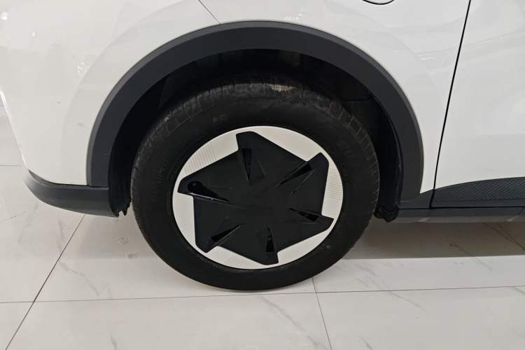 Used Geometry E Firefly 2024 301km Flowing Light
