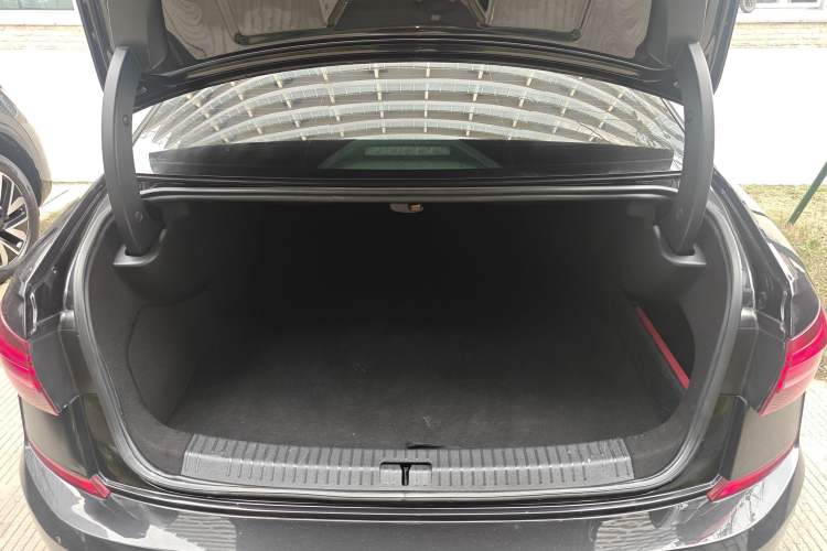 Used Volkswagen Passat New Energy 2020 430 PHEV Hybrid Luxury Edition China VI Standard Trunk