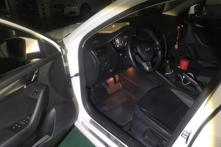 Used Skoda Octavia 2017 1.6L Automatic Smart Drive Edition