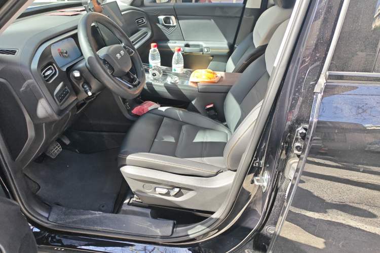 Used BAIC Off-Road BJ30 2024 1.5T Magic Electric Drive Advanced Version Left Front Seat