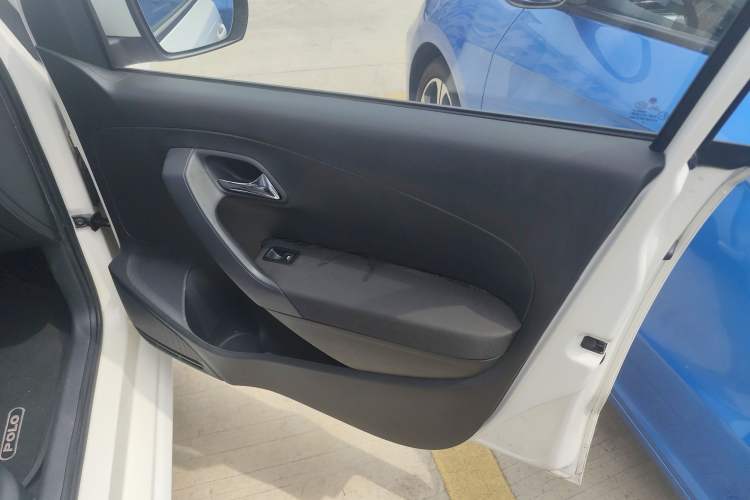 Used Volkswagen Polo 2014 1.4L Automatic Comfort Edition Right Front Door Interior