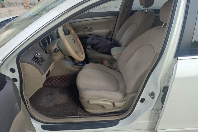 Used Nissan Sylphy 2012 Classic 1.6XE Automatic Comfort Edition Left Front Seat