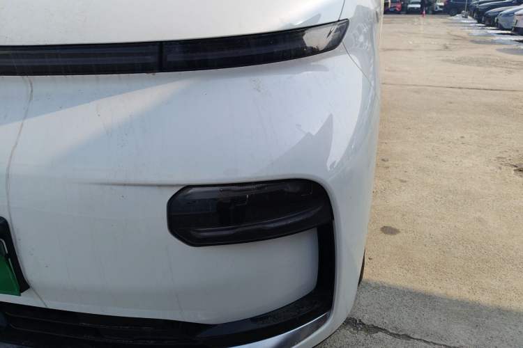 Used Geely Galaxy LEVC L380 2024 140-Degree 6-Seater All-Wheel-Drive Ultra