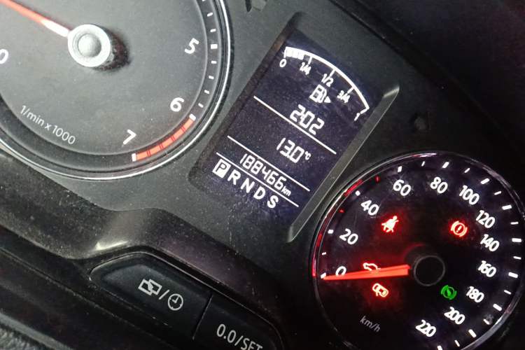 Used Volkswagen Lavida 2013 1.6L Automatic Comfort Edition Odometer Close Up