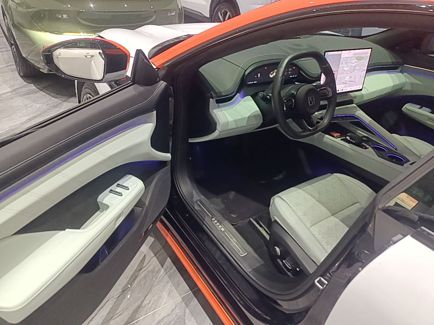 Zeekr 001 2024 YOU Edition 100 kWh All-Wheel Drive — снимка 18