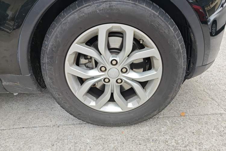 Used Land Rover Discovery 2017 3.0 SC V6 SE Right Front Wheel Hub