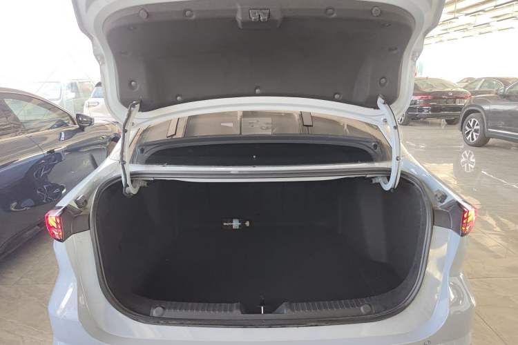 Used Geely Galaxy L6 2025 EM-i 140km Explorer+ Edition