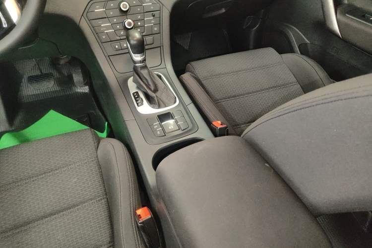 Used MG GS 2016 1.5TGI TST Elite Edition Gear Lever