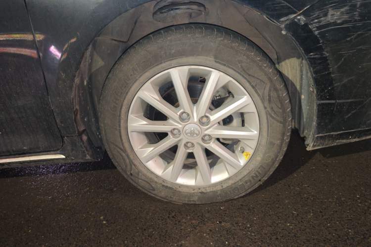 Used Toyota Camry 2013 2.5G Comfort Edition Right Front Wheel Hub