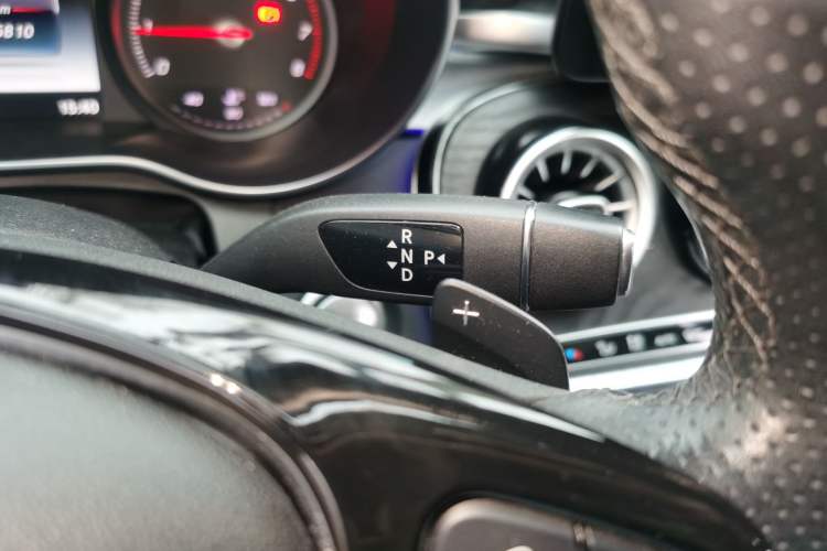 Used Mercedes-Benz C-Class 2017 Facelift C 200 L Sport Edition Gear Lever