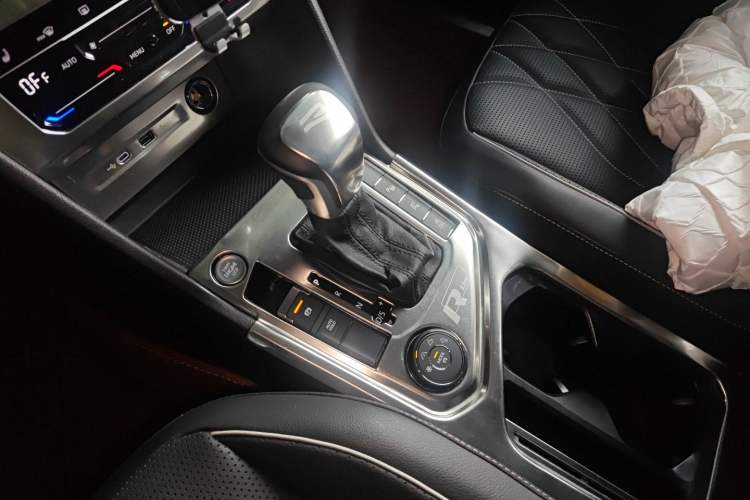 Used Volkswagen Tiguan L 2024 380TSI Automatic All-Wheel Drive R-Line Enhanced 7-Seater
