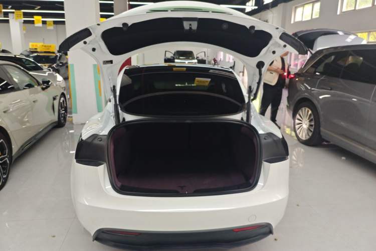 Used Tesla Model 3 2025 Rear-Wheel-Drive Version Trunk