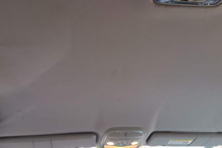 Used Haval H6 2013 Upgraded Model 2.4L Automatic Two-Wheel Drive Elite Version
