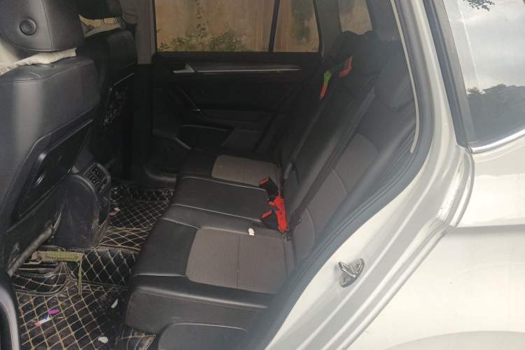 Used Volkswagen Golf Sportsvan 2018 230TSI Automatic Trend Edition Left Rear Seat