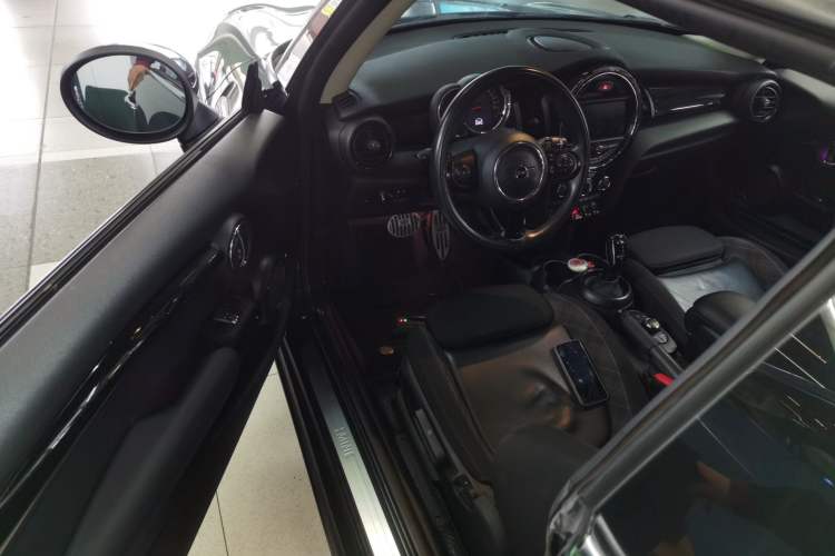 Used MINI 2018 1.5T COOPER Classic Edition Driver Seat