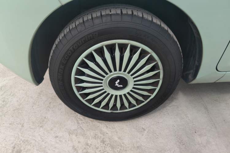 Used Wuling Hongguang MINIEV 2022 Macaron Premium Model – Lithium Iron Phosphate Left Front Wheel Hub