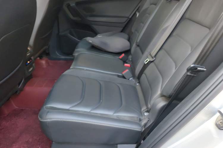 Used Volkswagen Tiguan L 2018 Facelift 330TSI Automatic Two-Wheel Drive Luxury Edition Left Rear Seat