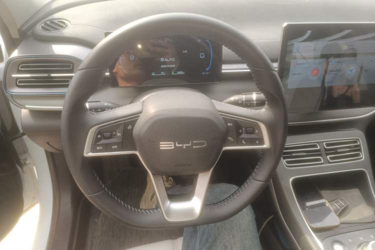 Used BYD Destroyer 05 2024 HONOR Edition DM-i 55KM Luxury Model Steering Wheel