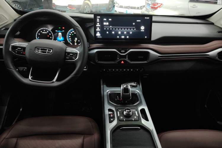 Used Geely Auto Haoyue 2022 1.8TD Automatic Prestige 7-Seater
