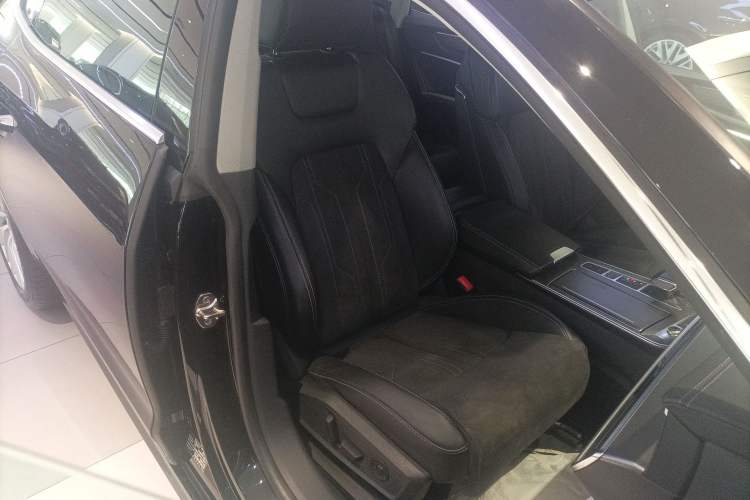 Used Audi A7L 2024 45TFSI S-line Dream-Building Edition Flow Crystal Package Right Front Seat