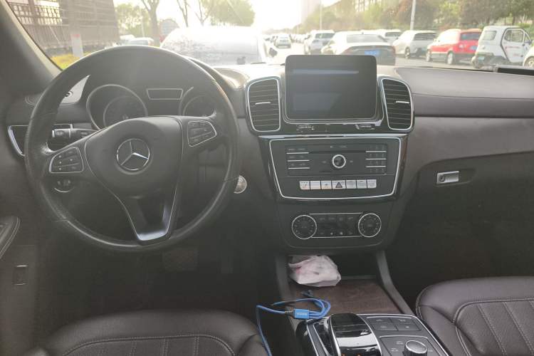 Used Mercedes-Benz GLE 2017 GLE 400 4MATIC Center Console
