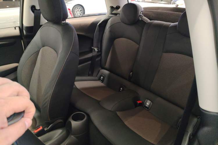 Used MINI 2022 1.5T ONE Left Rear Seat