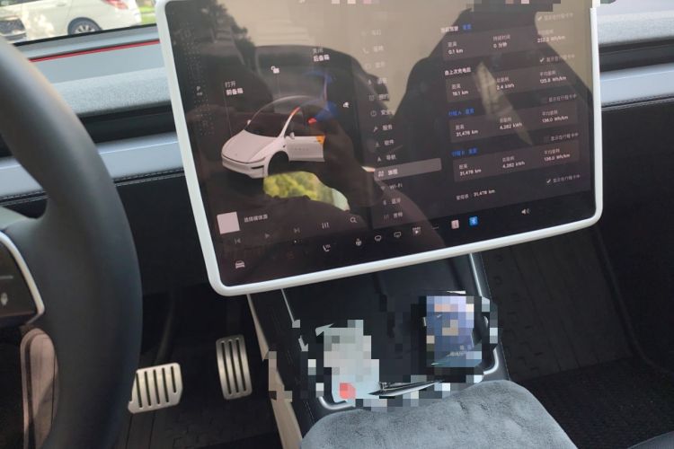 Used Tesla Model Y 2025 Rear-Wheel Drive First Edition Audio And AC Panel