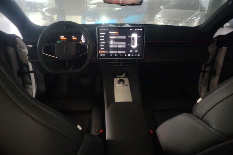 Used Polestar 4 2024 Single-Motor Standard Range PLUS Dual-Star Connectivity Edition
