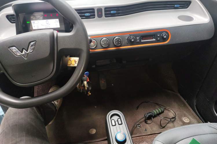 Used Wuling Hongguang MINIEV 2021 Macaron Fashion Edition Lithium-Ion Battery
