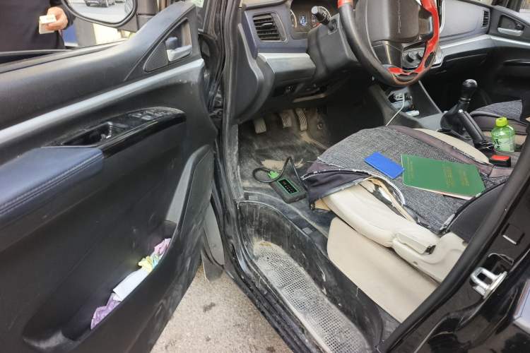 Used FORTHING Lingzhi 2022 M5L 1.6L Utility Model 7 Seats
