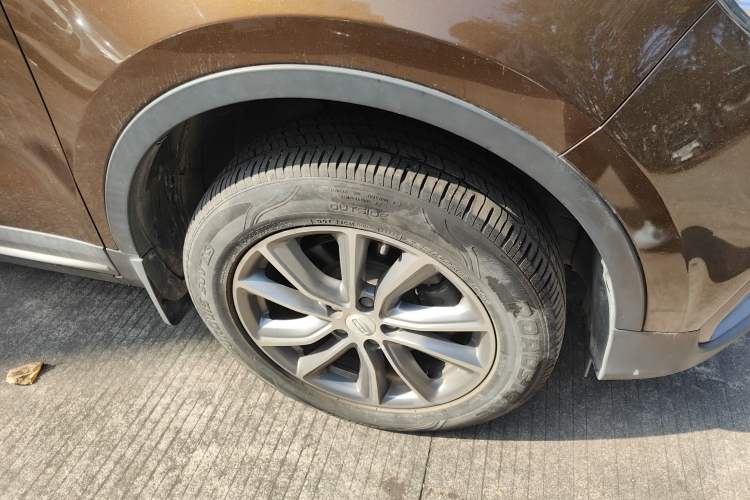 Used Geely Auto Emgrand X7 Sport 2018 1.8TD Automatic Two-Wheel Drive Smart Connect 4G Internet Edition Right Front Wheel Hub