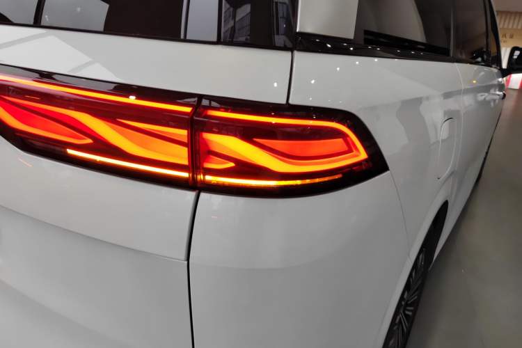 Used BYD Xia 2025 DM-i 1.5T 180km Beyond Edition
