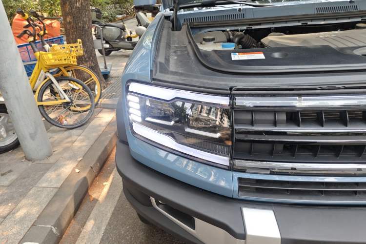 Used Formula Leopard 5 2023 Navigator Edition Right Front Headlight