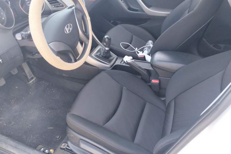 Used Hyundai Elantra (5th Generation / Langdong) 2015 1.6L Manual Fashion Edition
