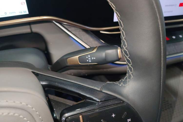 Used Hongqi Tiangong 08 2025 680 Ultra Four-Wheel-Drive Version Gear Lever