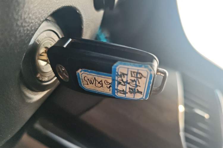 Used JAC Refine M5 2014 1.9T Diesel Manual Business Edition
