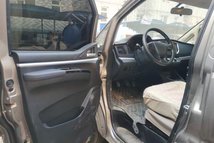 Used FORTHING Lingzhi 2023 M5 1.6L Practical Model 5 Seats