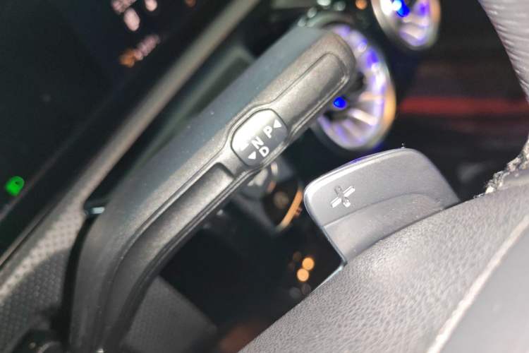 Used Mercedes-Benz A-Class 2022 Revised Version A 200 L Sport Sedan Fashionable Style
