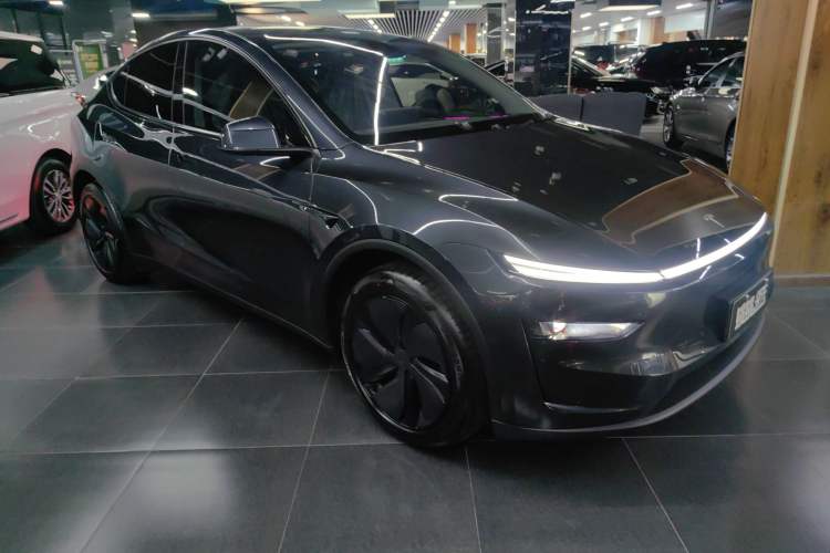 Used Tesla Model Y 2025 Long-Range All-Wheel Drive First Edition