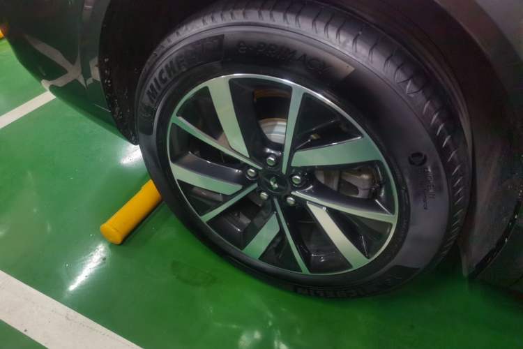 Used Li Auto L8 2023 Pro Model
