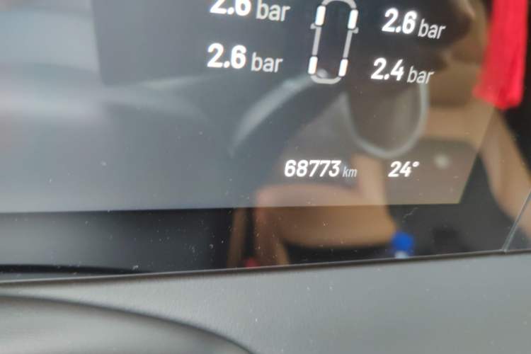 Used Li Auto ONE 2021 Extended-Range 6-Seater Version Odometer Close Up