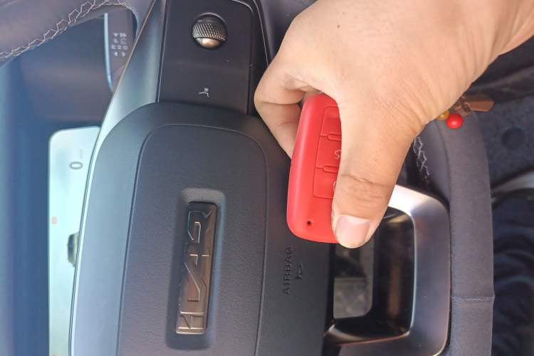 Used iCAR 03T 2024 520km Two-Wheel Drive Long-Range Version Vehicle Key