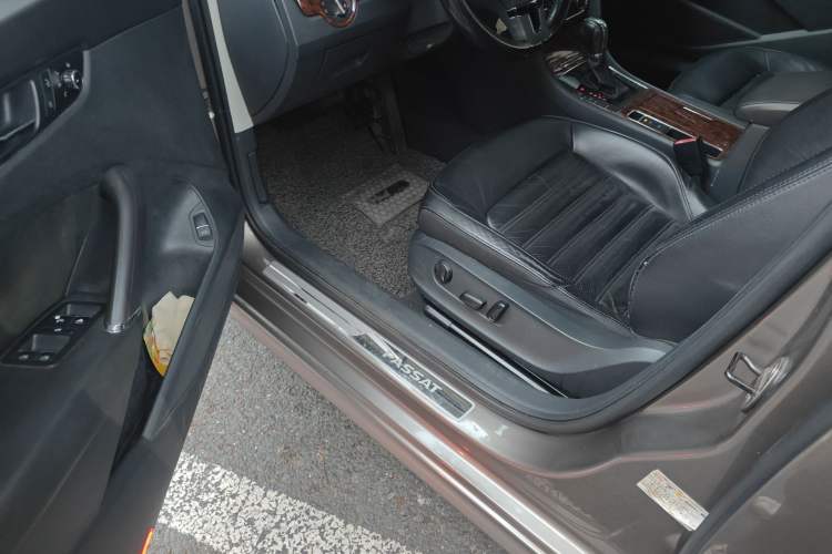 Used Volkswagen Passat 2011 1.8TSI DSG Prestige Edition Driver Seat