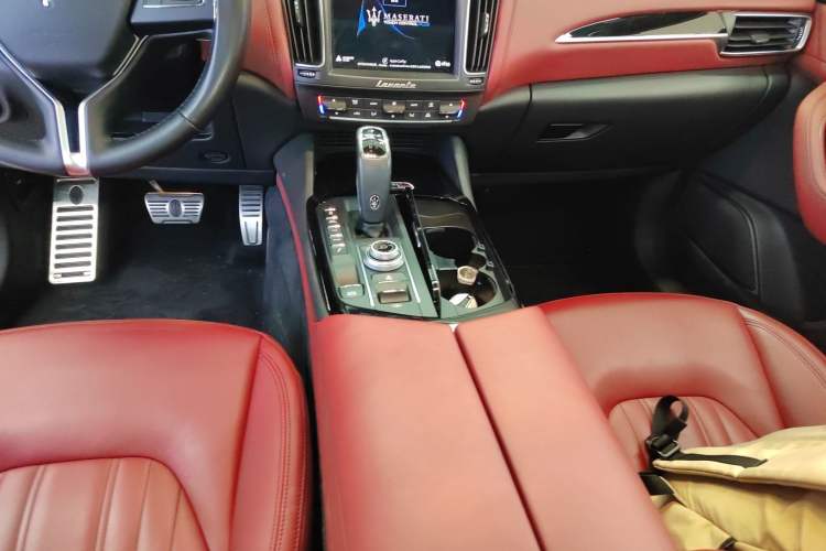 Used Maserati Levante 2018 3.0T Classic Edition Gear Lever